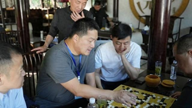 大发彩票官方入口-同里杯决赛战成1比1，一场精彩对局引来了哪两位天元赛故友|围甲|刘世振|常昊|王星昊|上海_新浪体育_新浪新闻